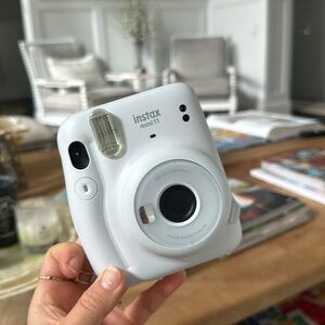 Instax mini 11 with film